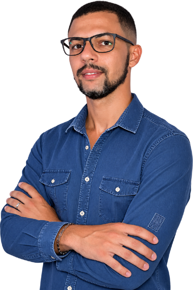 Fundador da bmcoder, de braços cruzados